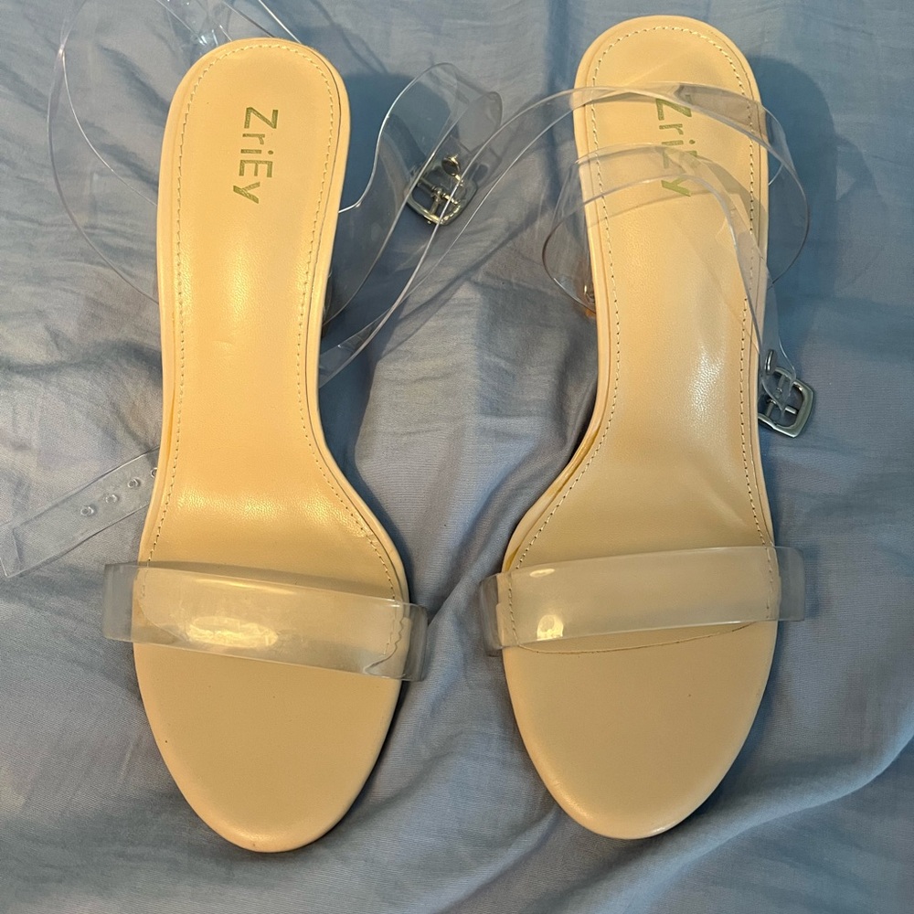 ZriEy Women's Clear Heels Chunky Block Mid High Heeled Sandals size 7.